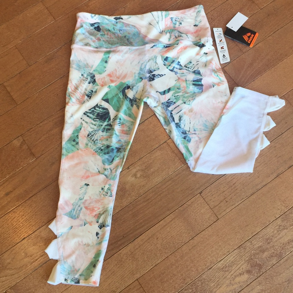 NEW⛔️RBX CAPRI LEGGINGS!!!